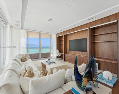 16901 Collins Ave - Photo Thumbnail 3