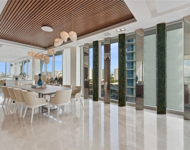 16901 Collins Ave - Photo Thumbnail 20