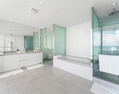 16901 Collins Ave - Photo Thumbnail 8