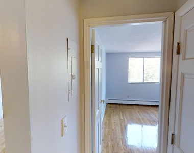 14 Murdock St - Photo Thumbnail 3