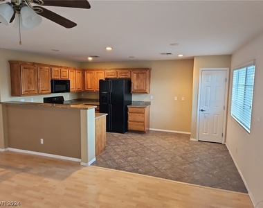 6329 Yampa River Way - Photo Thumbnail 9