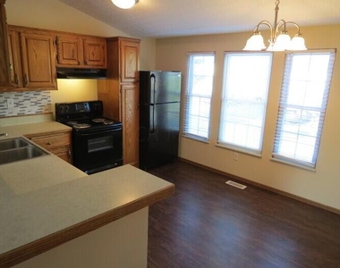 1431 Chenille Way - Photo Thumbnail 4