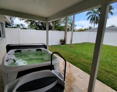 2581 Sw 10th Court - Photo Thumbnail 20