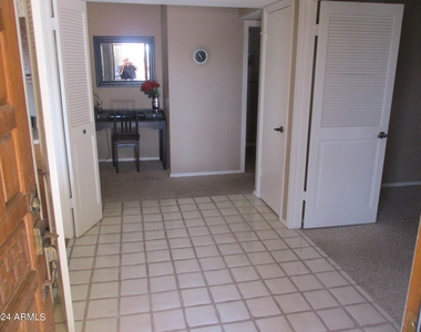 8202 N 21st Drive - Photo Thumbnail 2