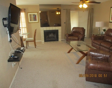 8202 N 21st Drive - Photo Thumbnail 8