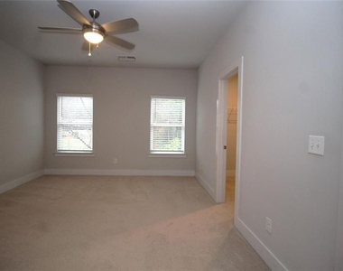 3801 Oxford Circle - Photo Thumbnail 18