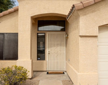 2126 W Tracy Lane - Photo Thumbnail 1