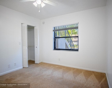 8512 Nw 35th Ct - Photo Thumbnail 7