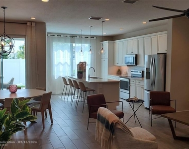 1832 Sandpiper Pointe Pl - Photo Thumbnail 2