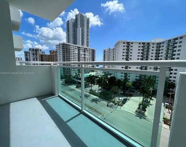 3000 S Ocean Dr - Photo Thumbnail 15