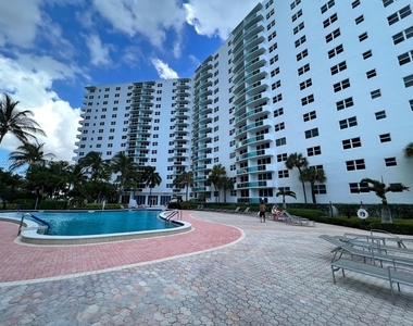 3000 S Ocean Dr - Photo Thumbnail 20