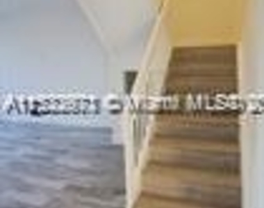 3777 Alcantara Ave - Photo Thumbnail 10