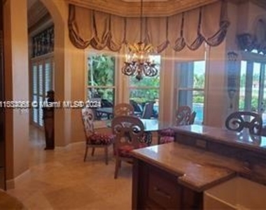 1525 Victoria Isle Way - Photo Thumbnail 6