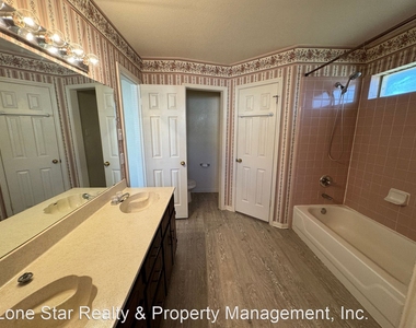 4401 Bluestem Ln - Photo Thumbnail 31