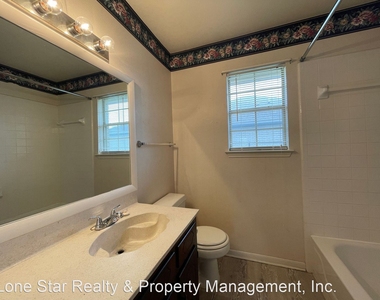 4401 Bluestem Ln - Photo Thumbnail 9