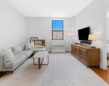 154 West 70th Street - Photo Thumbnail 0