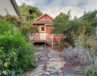 3228 Sw Water Avenue - Photo Thumbnail 5