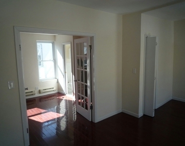 14 Putnam Avenue - Photo Thumbnail 2