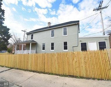 418 Hutchins Ave - Photo Thumbnail 4