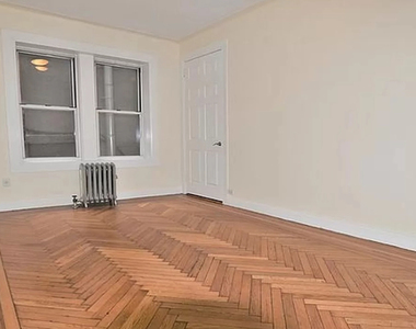 W 13th St - West Village Studio Apartment for Rent - Photo Thumbnail 3