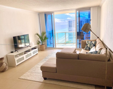 2501 S Ocean Dr - Photo Thumbnail 3