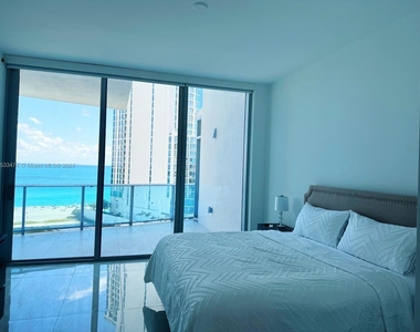 17550 Collins Ave - Photo Thumbnail 1