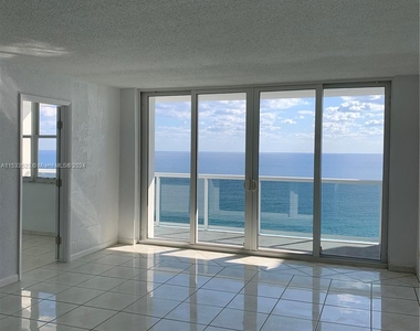 3140 S Ocean Dr - Photo Thumbnail 6