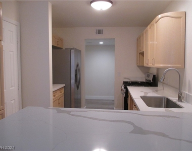 7745 Almeria Avenue - Photo Thumbnail 5