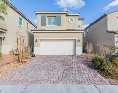 1122 W Cactus Needle Avenue - Photo Thumbnail 0