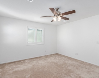 1122 W Cactus Needle Avenue - Photo Thumbnail 20