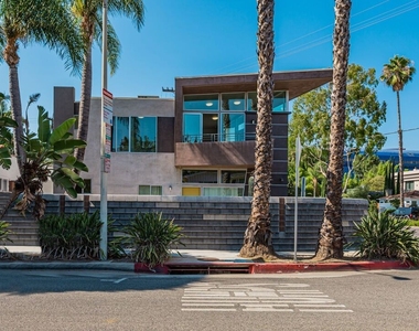 515 N San Vicente Blvd - Photo Thumbnail 12