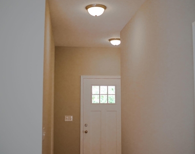 315 White Oak Drive - Photo Thumbnail 8