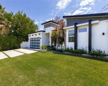 12606 Emelita Street - Photo Thumbnail 4