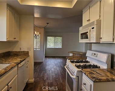 67 Cambria Lane - Photo Thumbnail 7