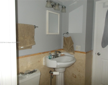 1825 S Ocean Dr - Photo Thumbnail 12