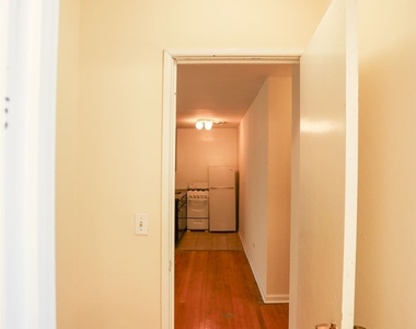 5450 N Winthrop Ave - Photo Thumbnail 2