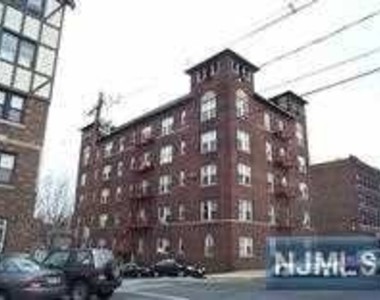 39 74th Street - Photo Thumbnail 0