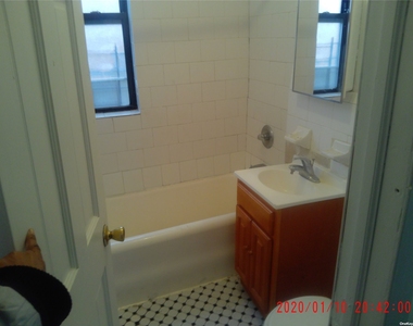 1369 College Avenue - Photo Thumbnail 9