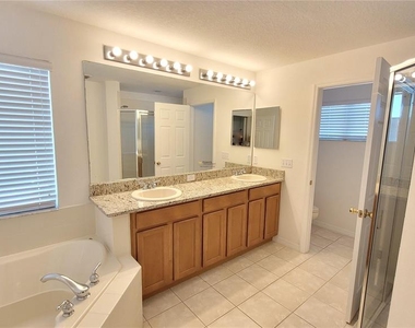 1002 Travertine Terrace - Photo Thumbnail 11