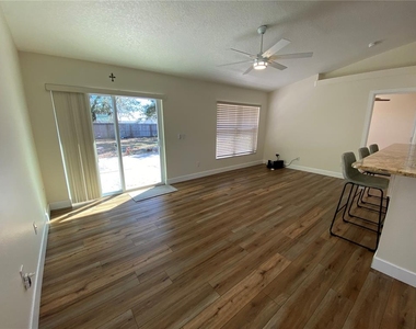 10748 Siena Drive - Photo Thumbnail 10