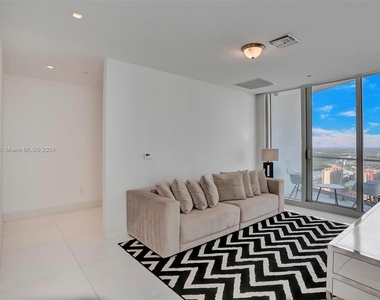 16901 Collins Ave - Photo Thumbnail 21