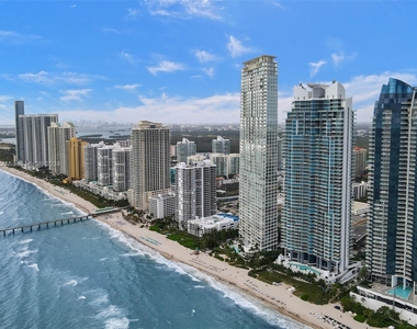 16901 Collins Ave - Photo Thumbnail 0