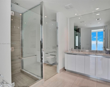 16901 Collins Ave - Photo Thumbnail 31