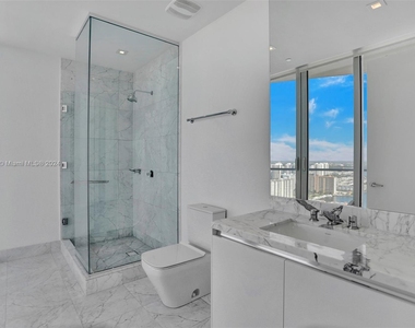 16901 Collins Ave - Photo Thumbnail 45