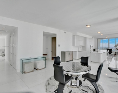 16901 Collins Ave - Photo Thumbnail 8