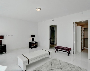 16901 Collins Ave - Photo Thumbnail 28