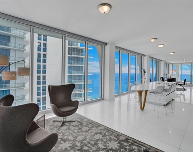 16901 Collins Ave - Photo Thumbnail 19