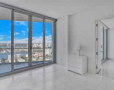 16901 Collins Ave - Photo Thumbnail 43