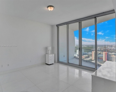 16901 Collins Ave - Photo Thumbnail 48