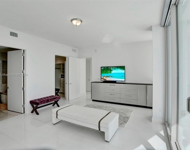 16901 Collins Ave - Photo Thumbnail 29